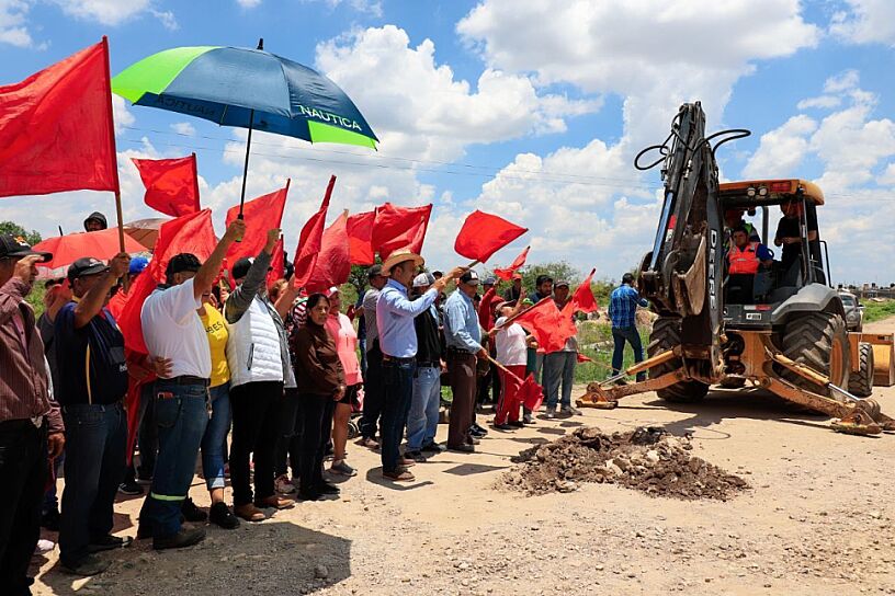 INICIA AMPLIACIÓN DE DRENAJE Y AGUA POTABLE EN FRESNILLO