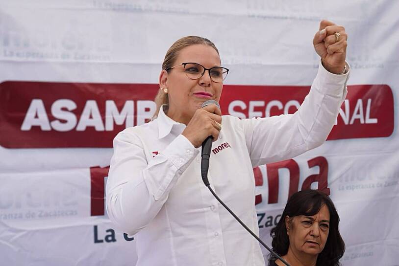 JULIA SE SIENTA A ESCUCHAR Y CONSTRUIR ACUERDOS