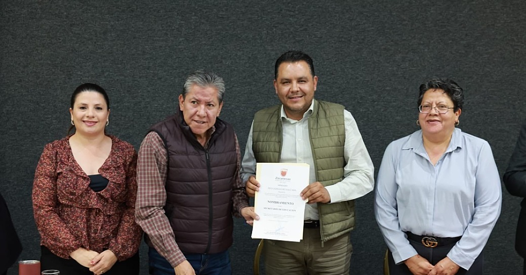DESIGNA DAVID MONREAL A ARMANDO DELGADILLO COMO SECRETARIO DE EDUCACIÓN
