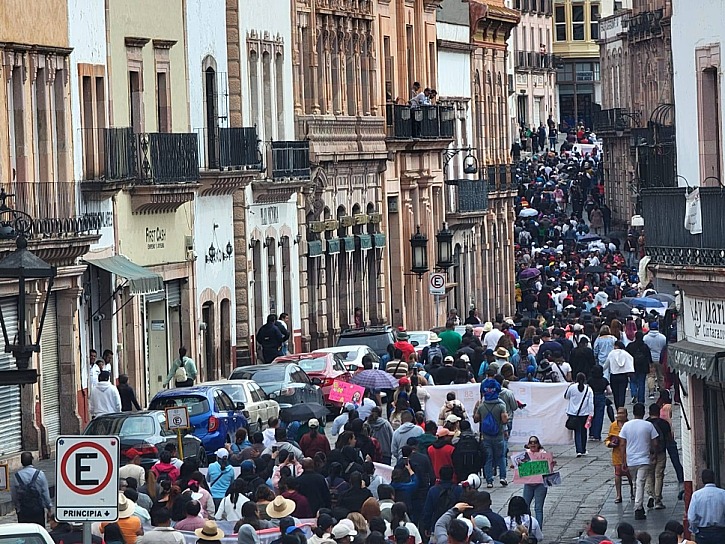 MAESTROS VUELVEN A TOMAR LAS CALLES DE LA CAPITAL