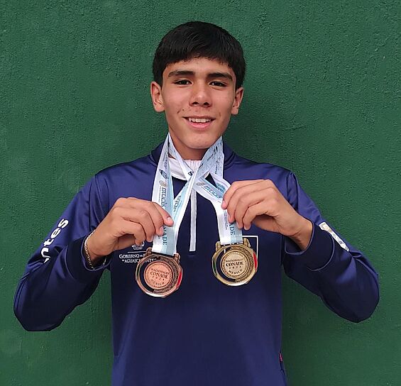 DESTACA JORGE VELÁZQUEZ EN COMPETENCIAS DE FRONTENIS Y PELOTA VASCA