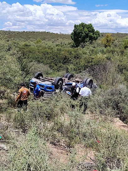 DEJA VOLCADURA DE CAMIÓN DE VALORES TRES LESIONADOS EN SAÍN ALTO