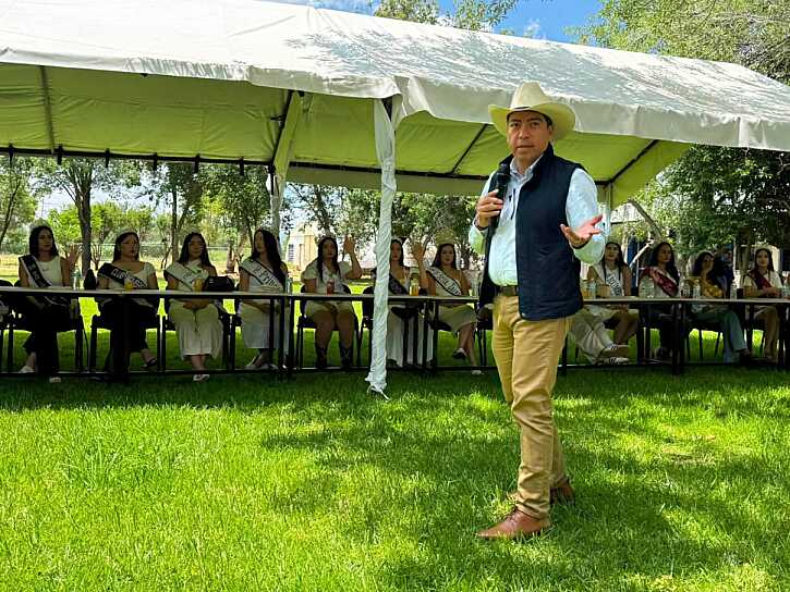 PRESENTAN JÓVENES MIGRANTES PROYECTO PARA RECONECTAR CON SUS RAÍCES