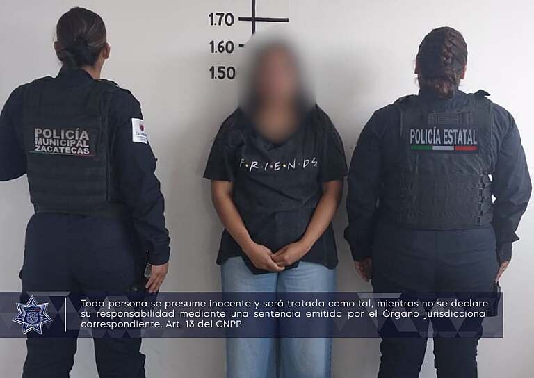 DETIENEN A MUJER SEÑALADA POR PRESUNTO ROBO EN COMERCIO