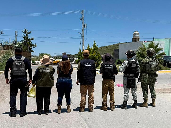REALIZAN BÚSQUEDA DE DESAPARECIDOS Y PEGAN 900 CÉDULAS EN FRESNILLO