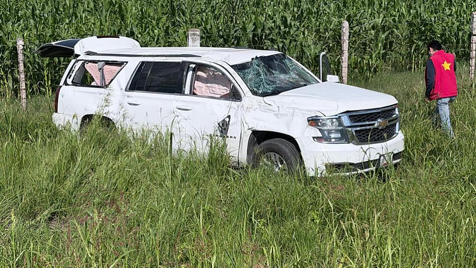 SUFRE EQUIPO DE GEOVANNA BAÑUELOS PERCANCE VIAL DURANTE RECORRIDO