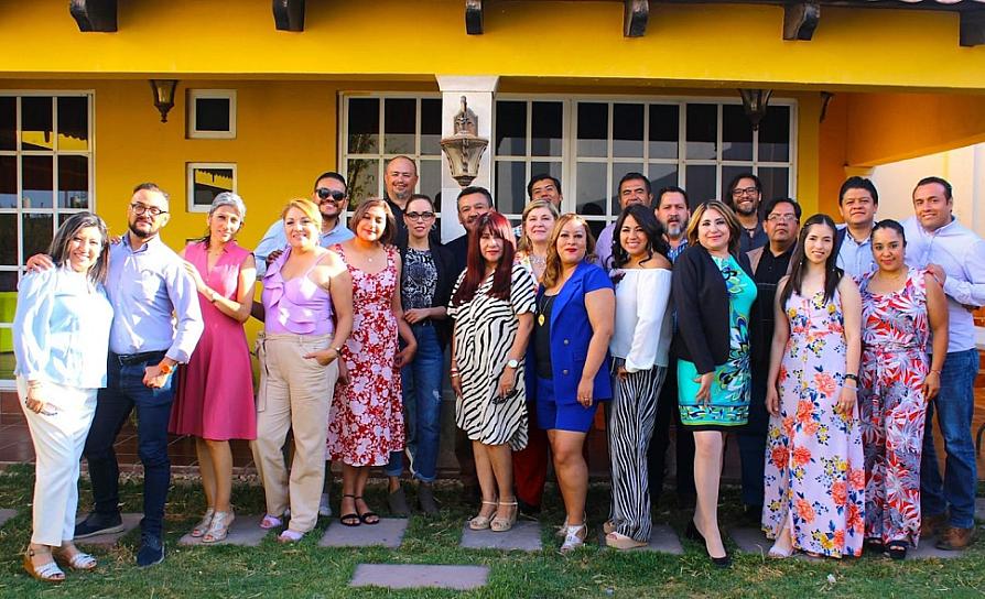 APAPACHAN A LOS MAESTROS DE LA UTZAC