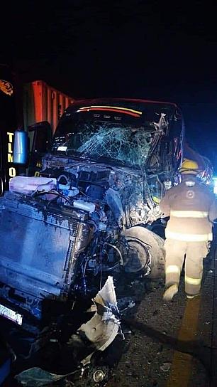 APARATOSO CARAMBOLA EN LA CARRETERA AGUASCALIENTES - ZACATECAS 