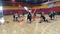 BUSCAN MINEROS EL TRIUNFO ANTE EL CALOR EN CANCÚN