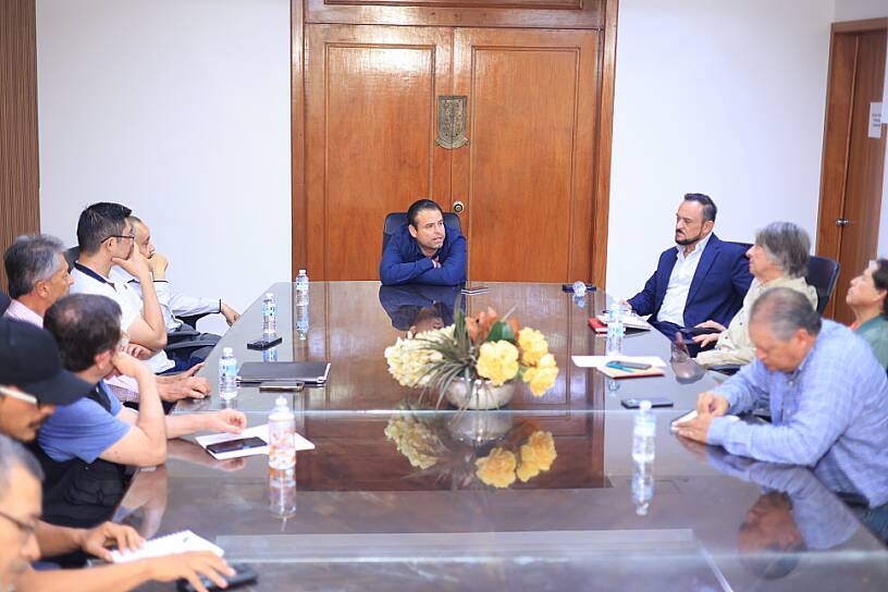 SOCIALIZA AYUNTAMIENTO REHABILITACIÓN DE QUEBRADILLA Y ANALIZA MATERIALES PARA OBRA