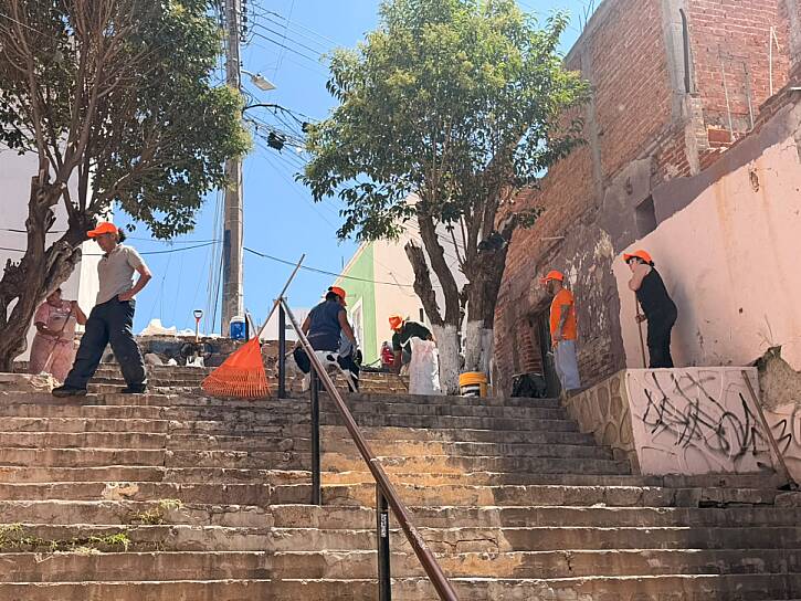 REALIZA MOVIMIENTO CIUDADANO BRIGADA DE LIMPIEZA EN BARRIO DEL TEPOZÁN