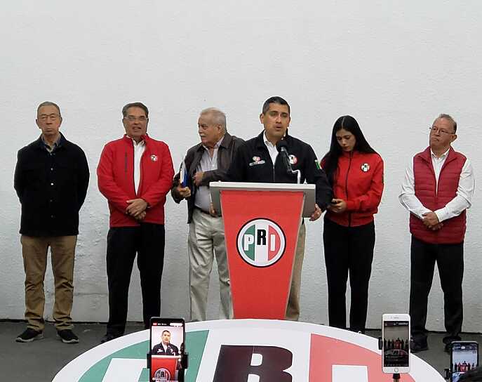 RESPALDA PEÑA BADILLO A ENRIQUE FLORES Y PIDE REHABILITAR CARRETERAS