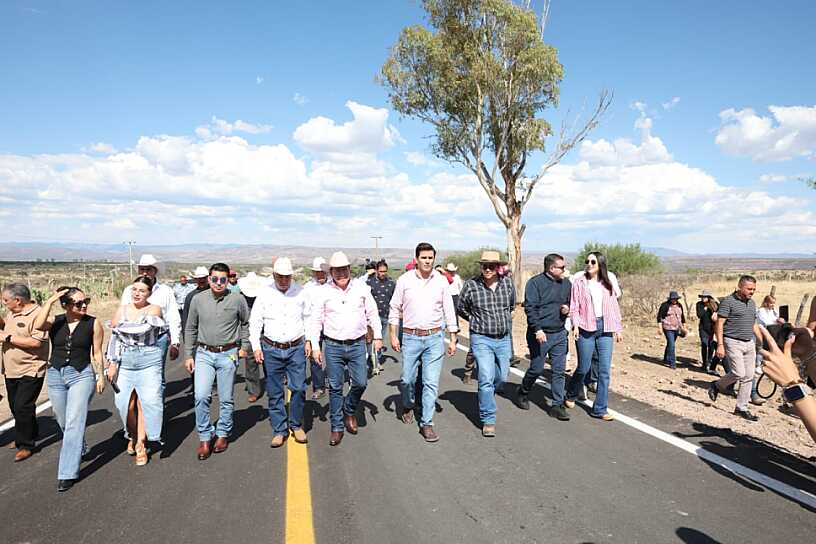 ENTREGAN REHABILITACIÓN DE CARRETERA EN VILLANUEVA