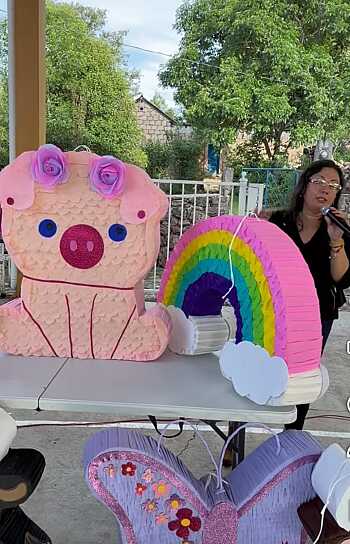 CAPACITA VALPARAÍSO A MUJERES EN PIÑATAS PARA GENERAR INGRESOS
