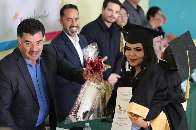 EGRESA PRIMERA GENERACIÓN DE EMSAD HACIENDA NUEVA