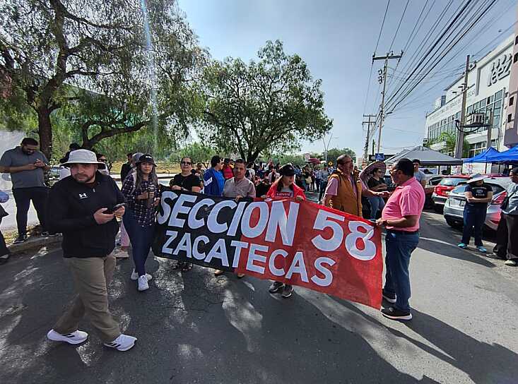 BLOQUEAN BULEVAR DOCENTES DE LA SECCIÓN 58