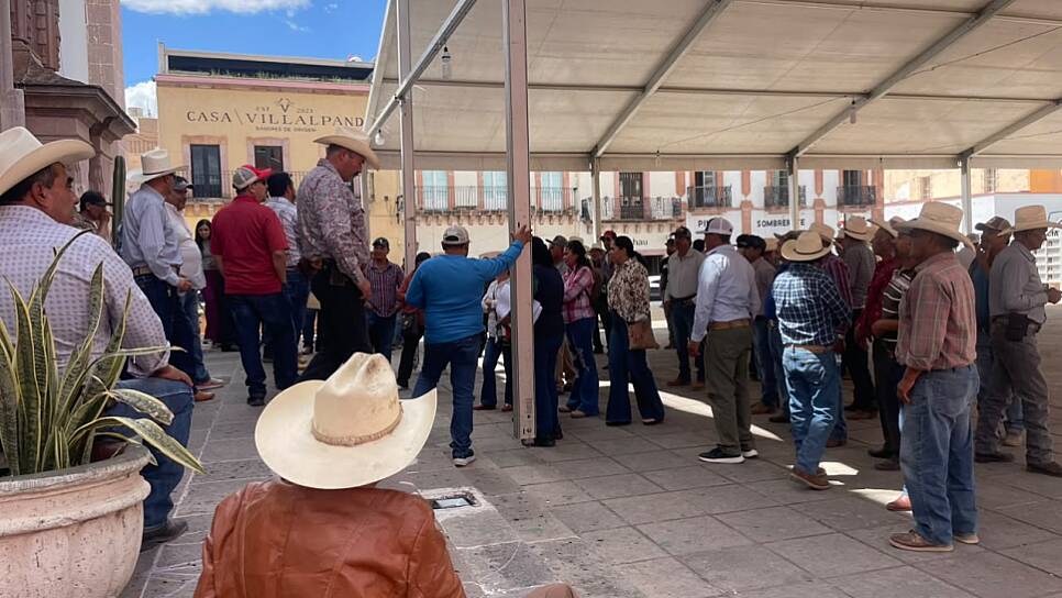 EXIGEN CAMPESINOS EN CONGRESO REGULARIZAR POZOS Y SUBSIDIOS