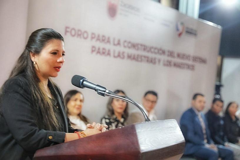 Aportan docentes propuestas y experiencia en foro para el nuevo sistema educativo