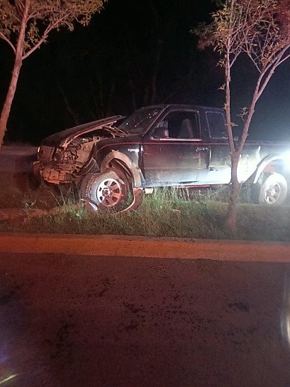 DEJA CHOQUE UNA PERSONA HERIDA Y DAÑOS EN RÍO GRANDE
