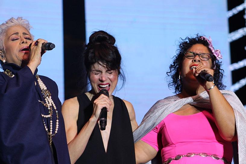 APOTEÓSICO CIERRE DEL FCZ CON CHAVELA Y SUS MUJERES