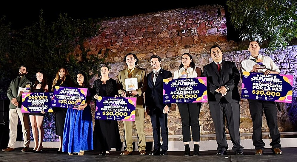 PREMIAN A LA JUVENTUD GUADALUPENSE POR SU APORTACIÓN COMUNITARIA