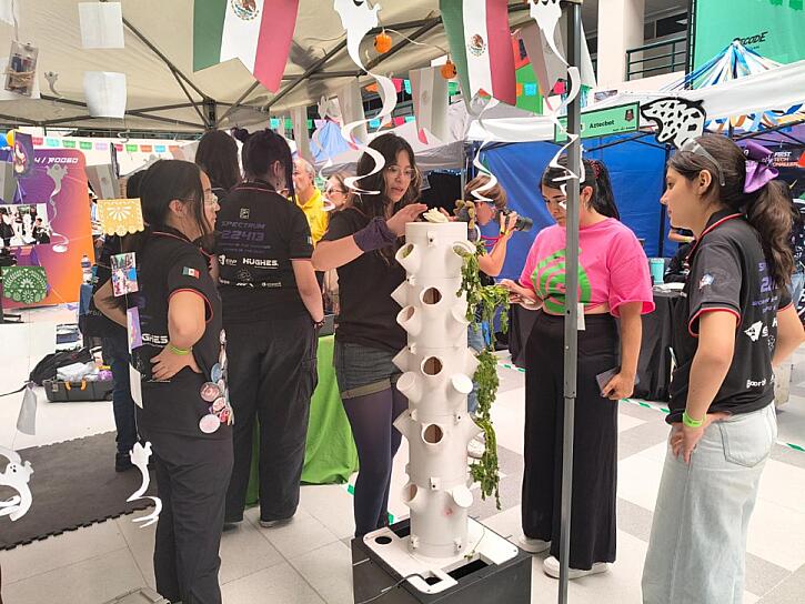 GANA EQUIPO JUVENIL PREMIO DE CDMX CON HUERTO HIDROPÓNICO