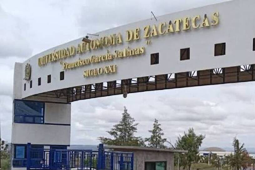 PROPONE COLECTIVO ROJO REDUCIR GASTO DE FUNCIONARIOS ANTE CRISIS UNIVERSITARIA