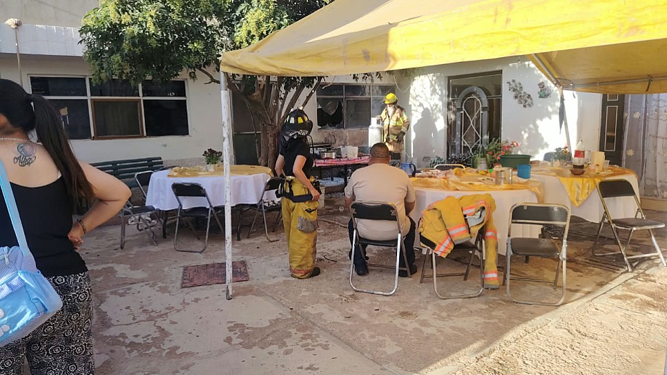 ATIENDEN BOMBEROS FLAMAZO DE TANQUE DURANTE REUNIÓN EN GUADALUPE