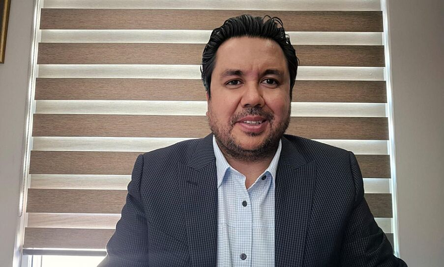DEFIENDE OMAR CARRERA PROTOCOLO EN VISITA PRESIDENCIAL