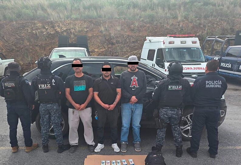 DETIENEN A TRES HOMBRES CON 600 MIL PESOS SIN JUSTIFICAR