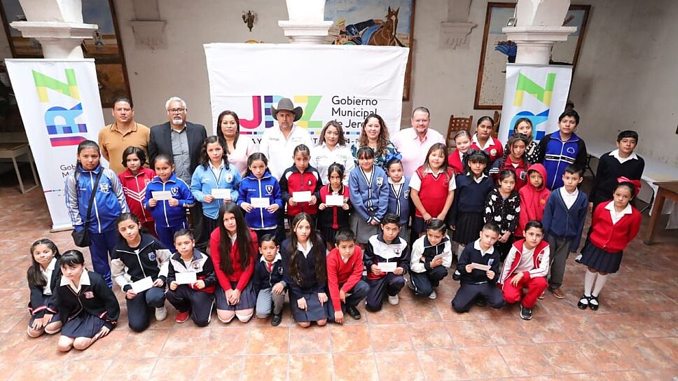 DAN BECAS A 150 ESTUDIANTES DE JEREZ