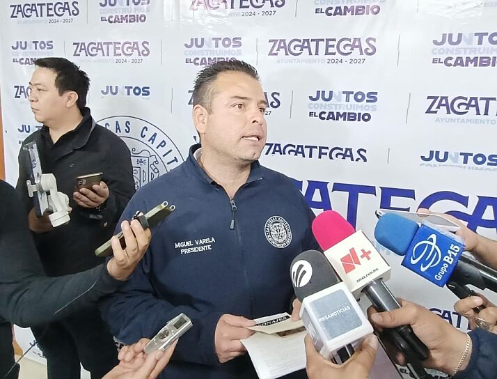 RECHAZAN CAPITALINOS ESCULTURA DE 2.3 MDP