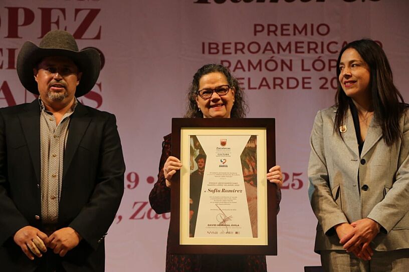 GANA SOFÍA RAMÍREZ PREMIO IBEROAMERICANO RAMÓN LÓPEZ VELARDE