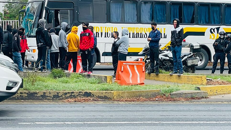 TOMAN NORMALISTAS BULEVAR DE ZACATECAS TRAS PROTESTAS