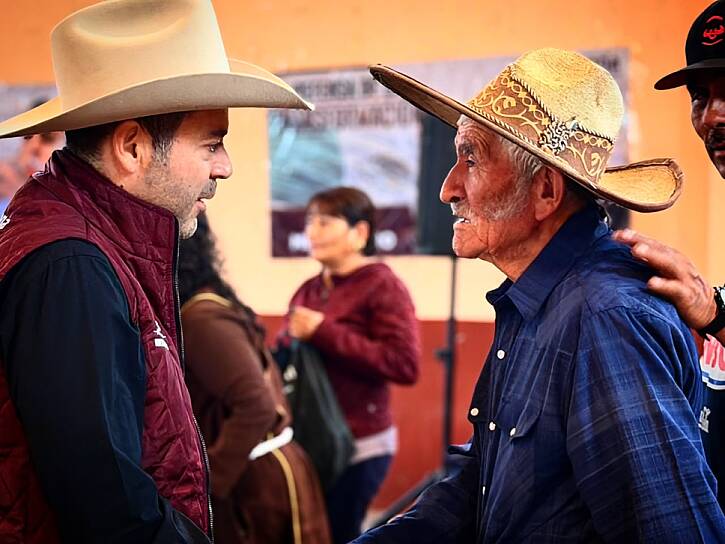 -Ulises, usted siga caminando, que la encuesta diga lo demás…