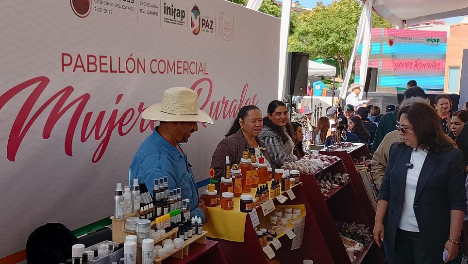 APOYA GOBIERNO DEL ESTADO A MUJERES RURALES