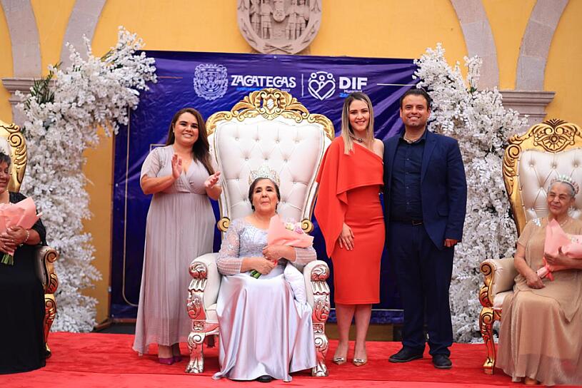 CORONA DIF CAPITAL A REINA DE LOS ADULTOS MAYORES 2026