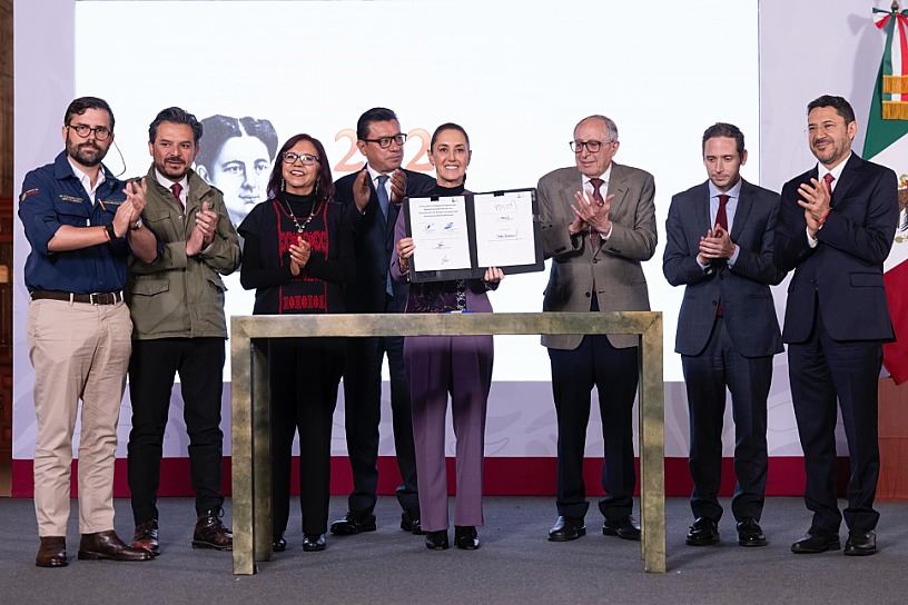 FIRMA CLAUDIA SHEINBAUM DECRETO PARA NUEVOS CONSULTORIOS DEL IMSS-BIENESTAR