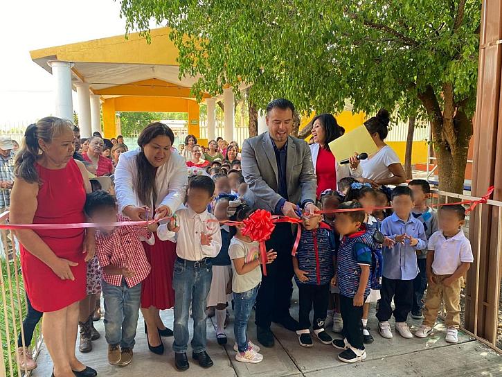 APOYA MIGUEL VARELA EN CONSTRUCCIÓN DE DOMO EN ESCUELA DE TABASCO