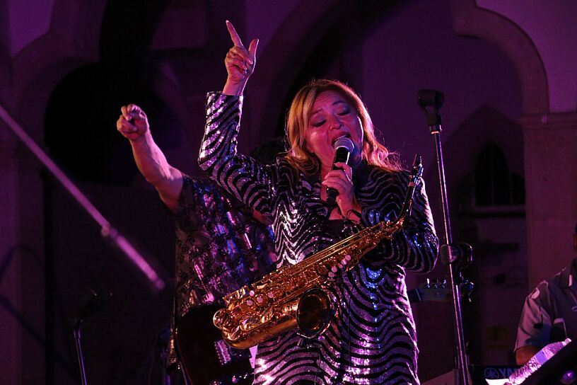 LLENAN CARLA DENISE Y EVELYN RUBIO DE BLUES EL FELGUÉREZ