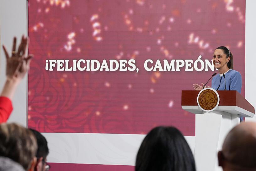 FELICITA SHEINBAUM A OSMAR OLVERA TRAS GANAR ORO EN SINGAPUR 