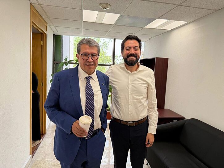 -Bien jugada la reforma, mi Santos