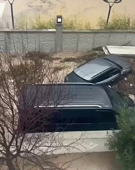 SORPRENDEN INUNDACIONES A ZONA TURÍSTICA DE TURQUÍA; KUŞADASI BAJO EL AGUA