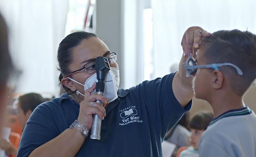 APOYA SEDIF A LA SALUD VISUAL DE 11 MIL NIÑOS 