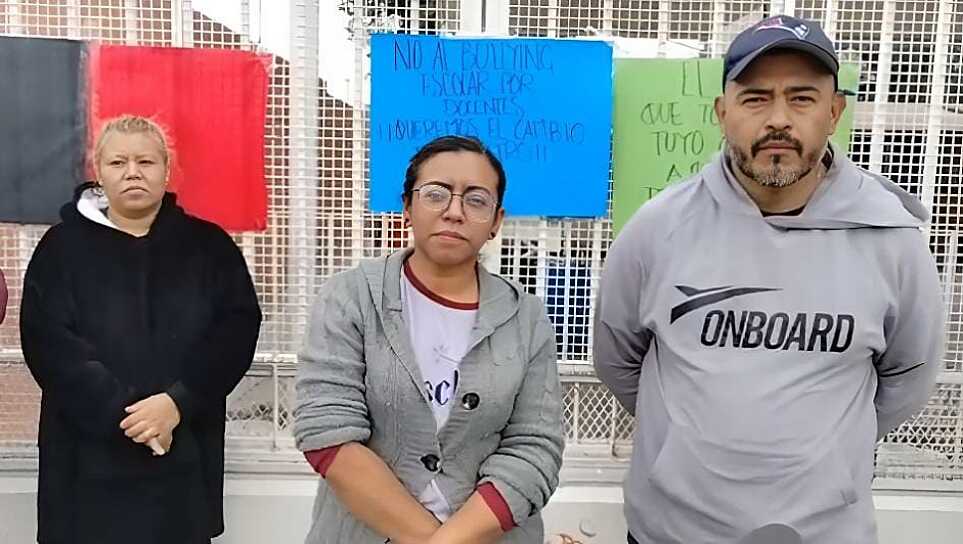 EXIGEN PADRES RETIRAR A MAESTRA ACUSADA DE VIOLENCIA ESCOLAR