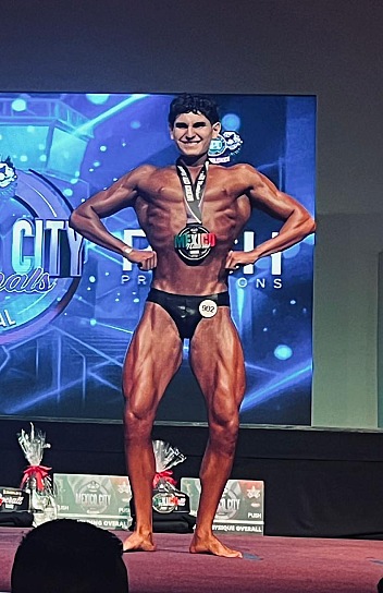 CONQUISTA ARY ALEXANDER MURO DOS PODIOS NACIONALES EN FISICOCULTURISMO