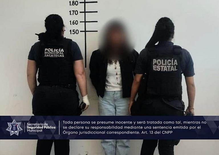 APREHEDEN POLICÍAS MUNICIPALES A UNA JOVEN POR LESIONES Y AMENAZAS 
