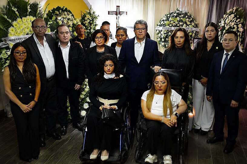 DESPIDE RICARDO MONREAL A ZENYAZEN ESCOBAR EN XALAPA, VERACRUZ