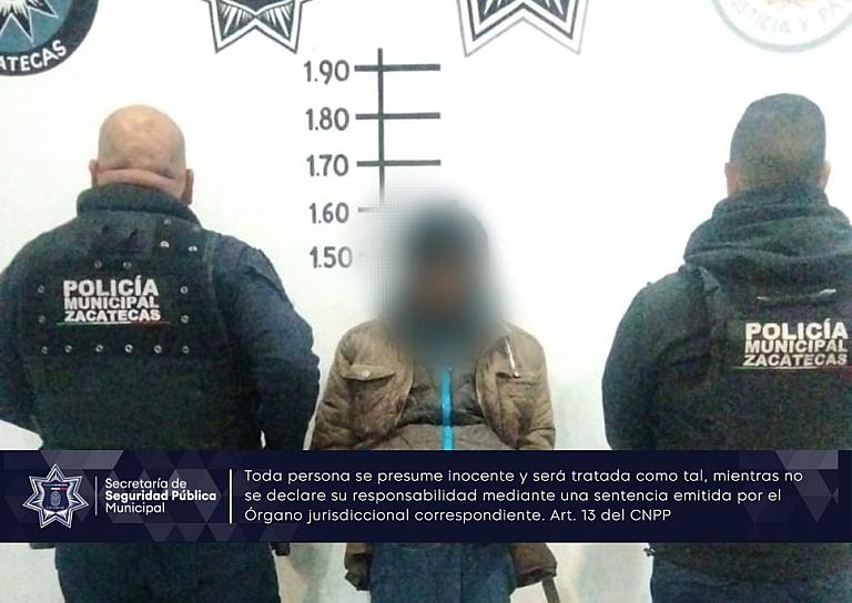 APREHENDEN A UN HOMBRE POR GOLPEAR A SU MADRE 