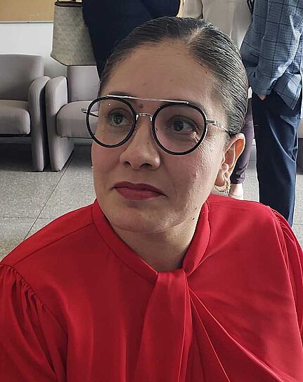 MIRIAM ABRIÓ LA PUERTA PARA ESCUCHARLAS